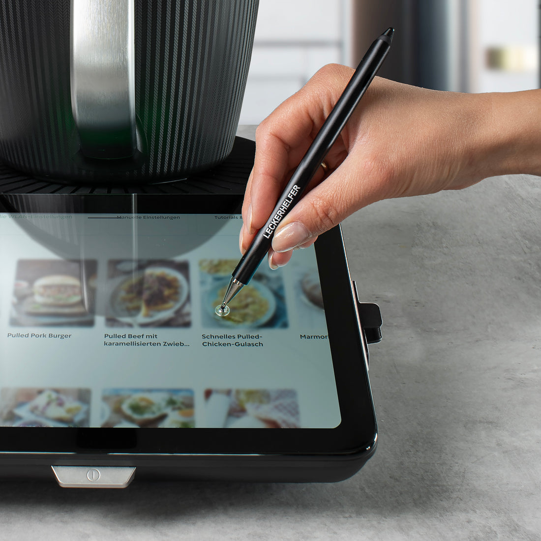 TouchPRO – Eingabestift + Halterung passend für Thermomix TM7 Display in schwarz