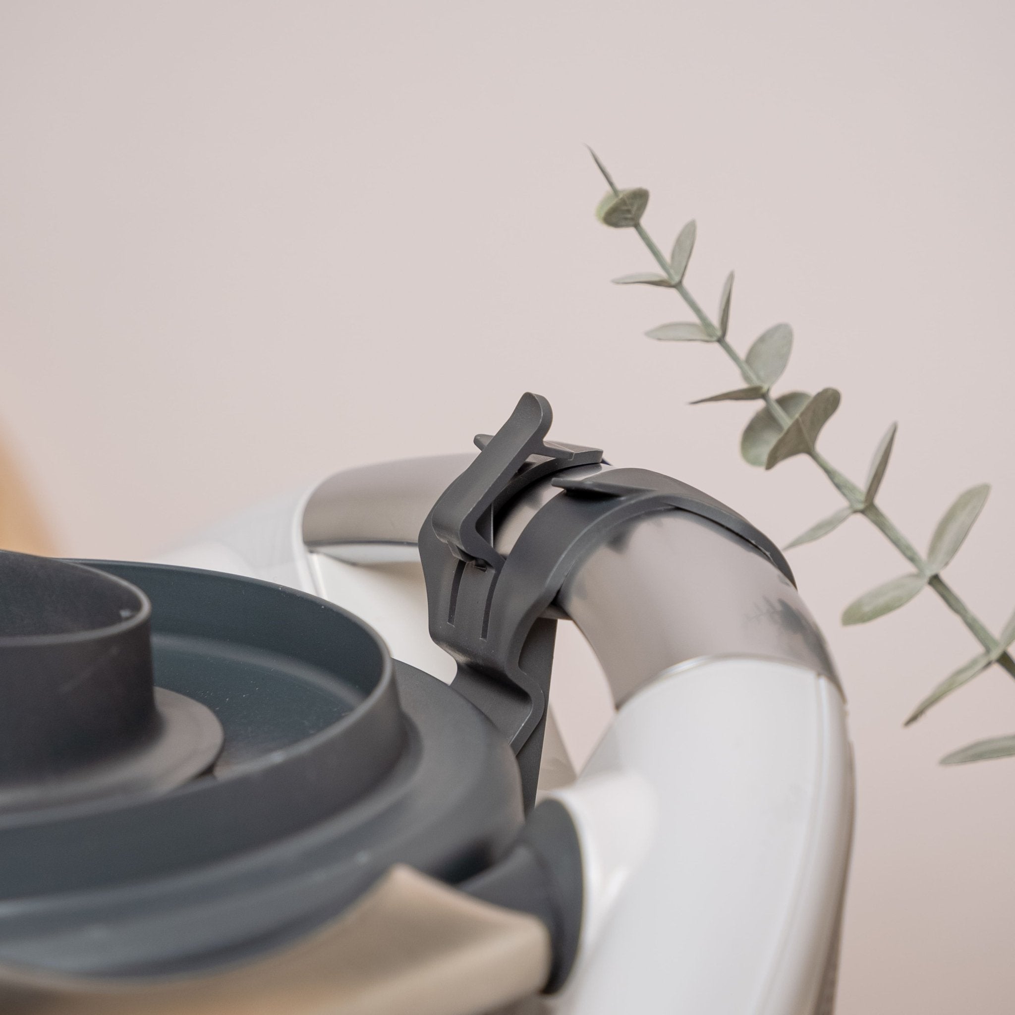 WunderClip® Pro Deckelhalter für Thermomix TM6, TM5